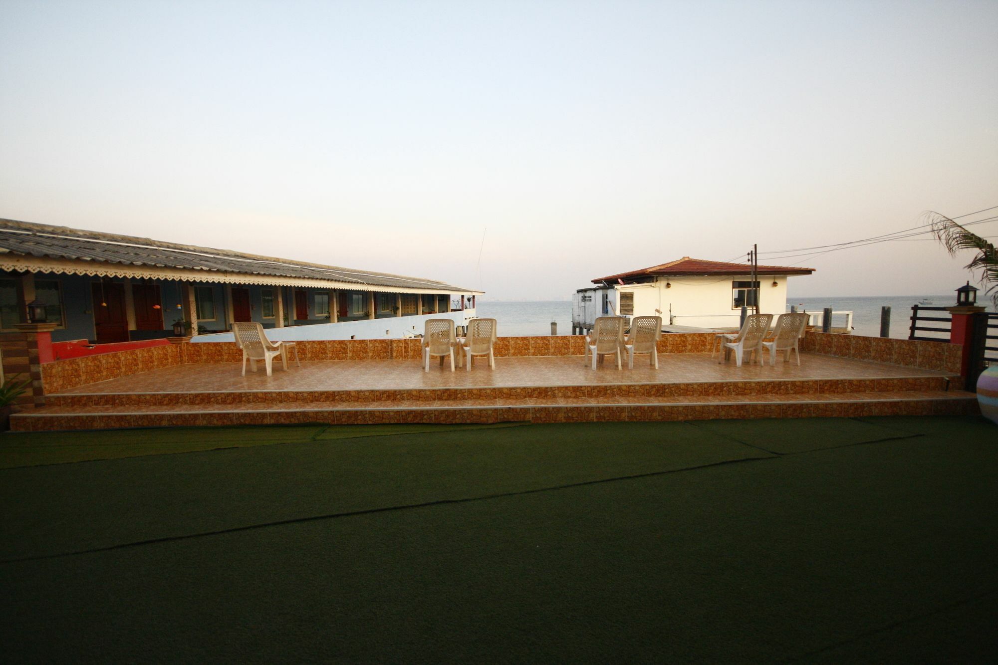 Koh Larn Sea Side Resort Екстер'єр фото