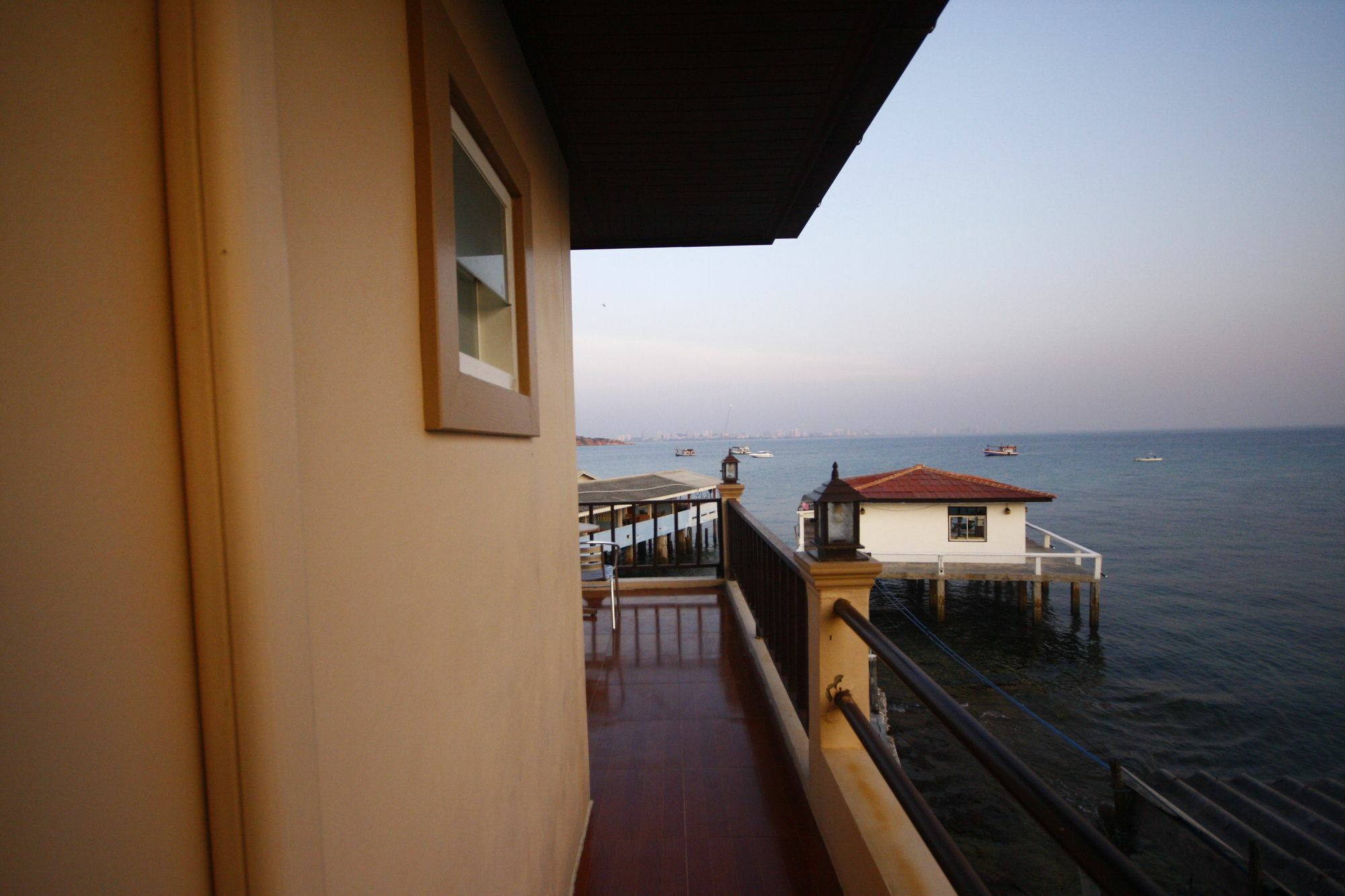 Koh Larn Sea Side Resort Екстер'єр фото
